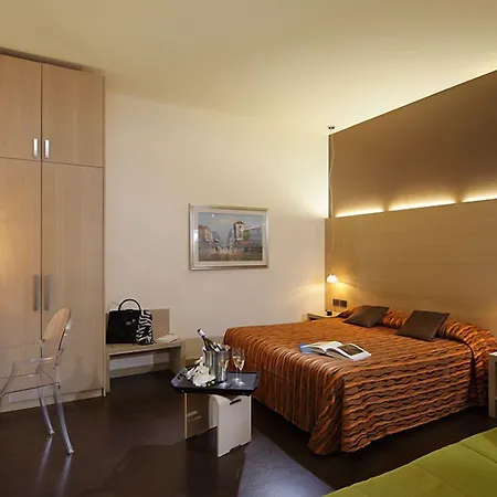 Paris Hotel 3*