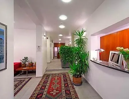 Paris Отель 3*