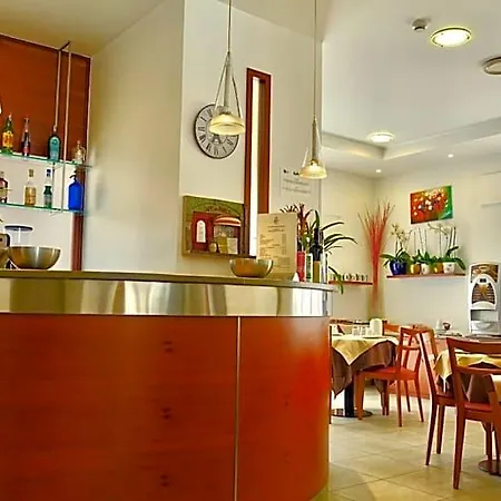 Отель Paris