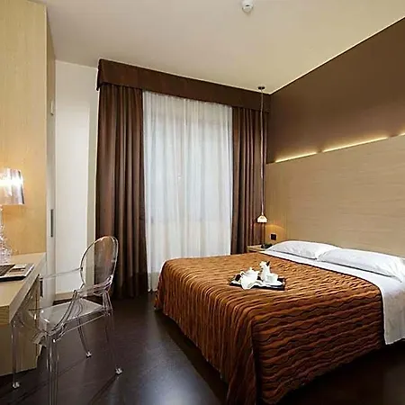 Paris 3* Местре