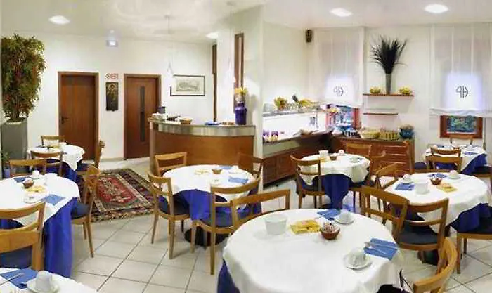 Paris 3* Местре